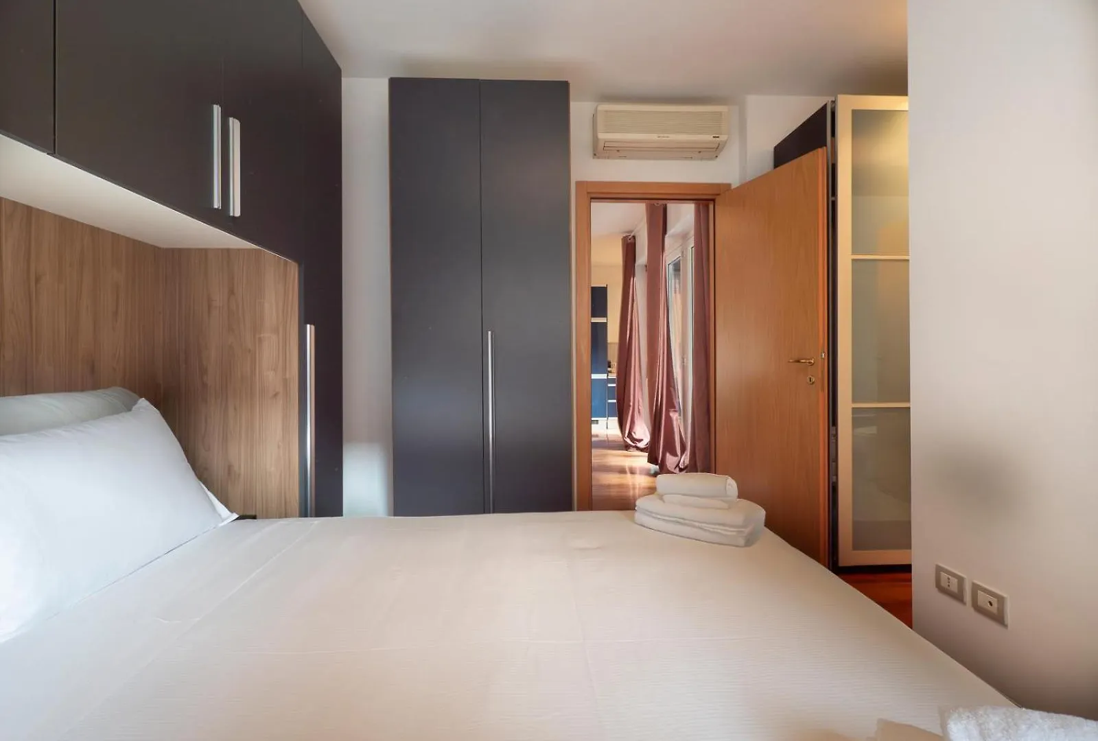 I Host Apartment - Trivulziana 3 Milan Italy