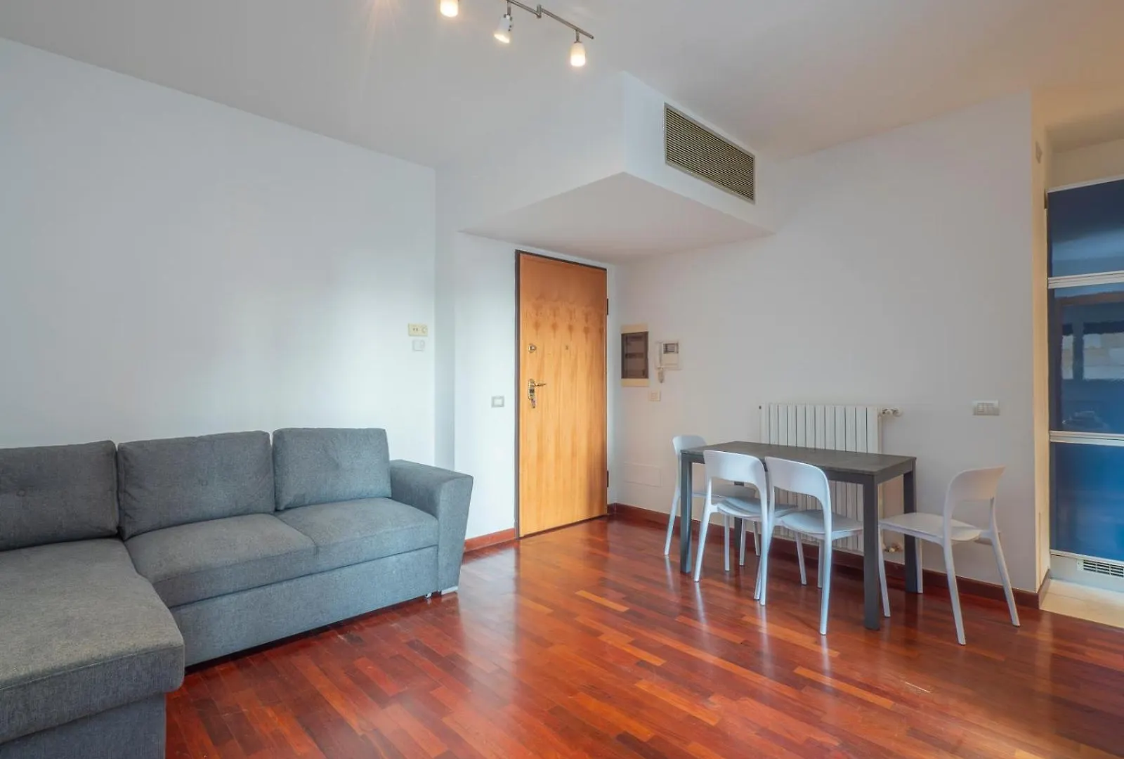 I Host Apartment - Trivulziana 3 Milan