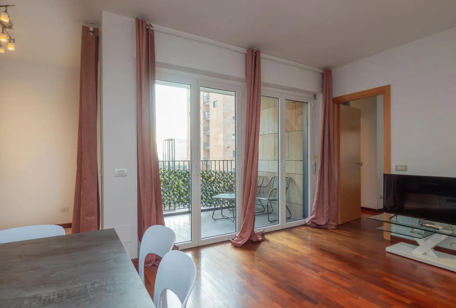 I Host Apartment - Trivulziana 3 Milan