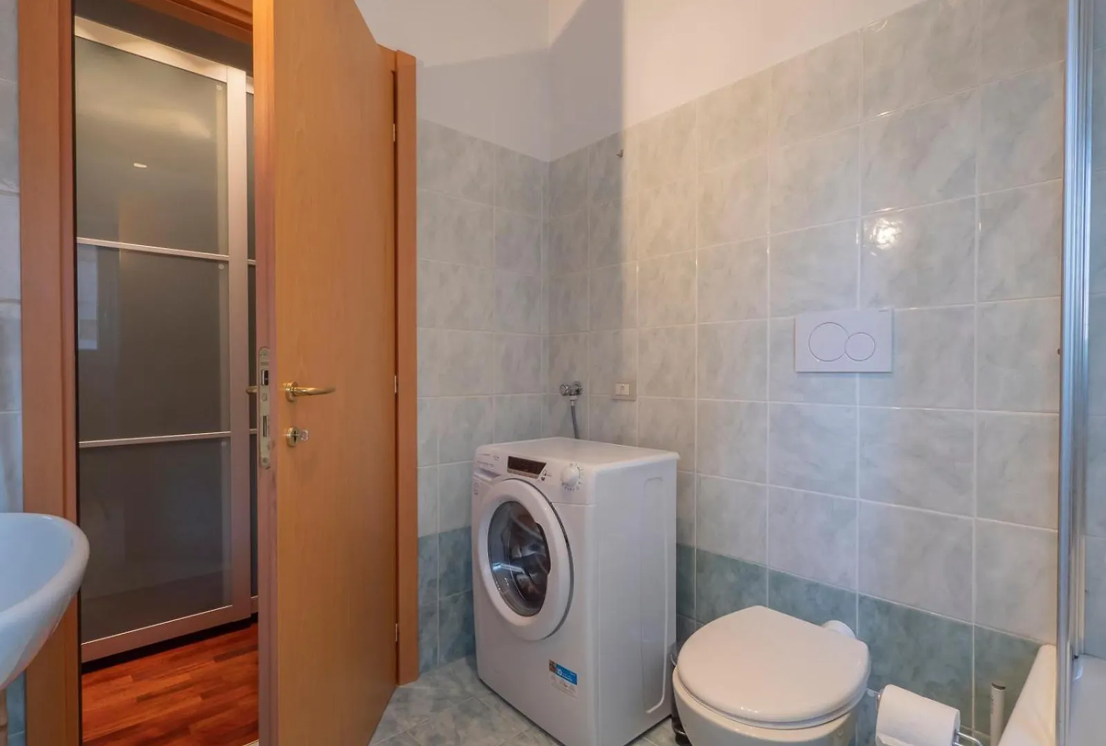 I Host Apartment - Trivulziana 3 Milan 0*,  Italy